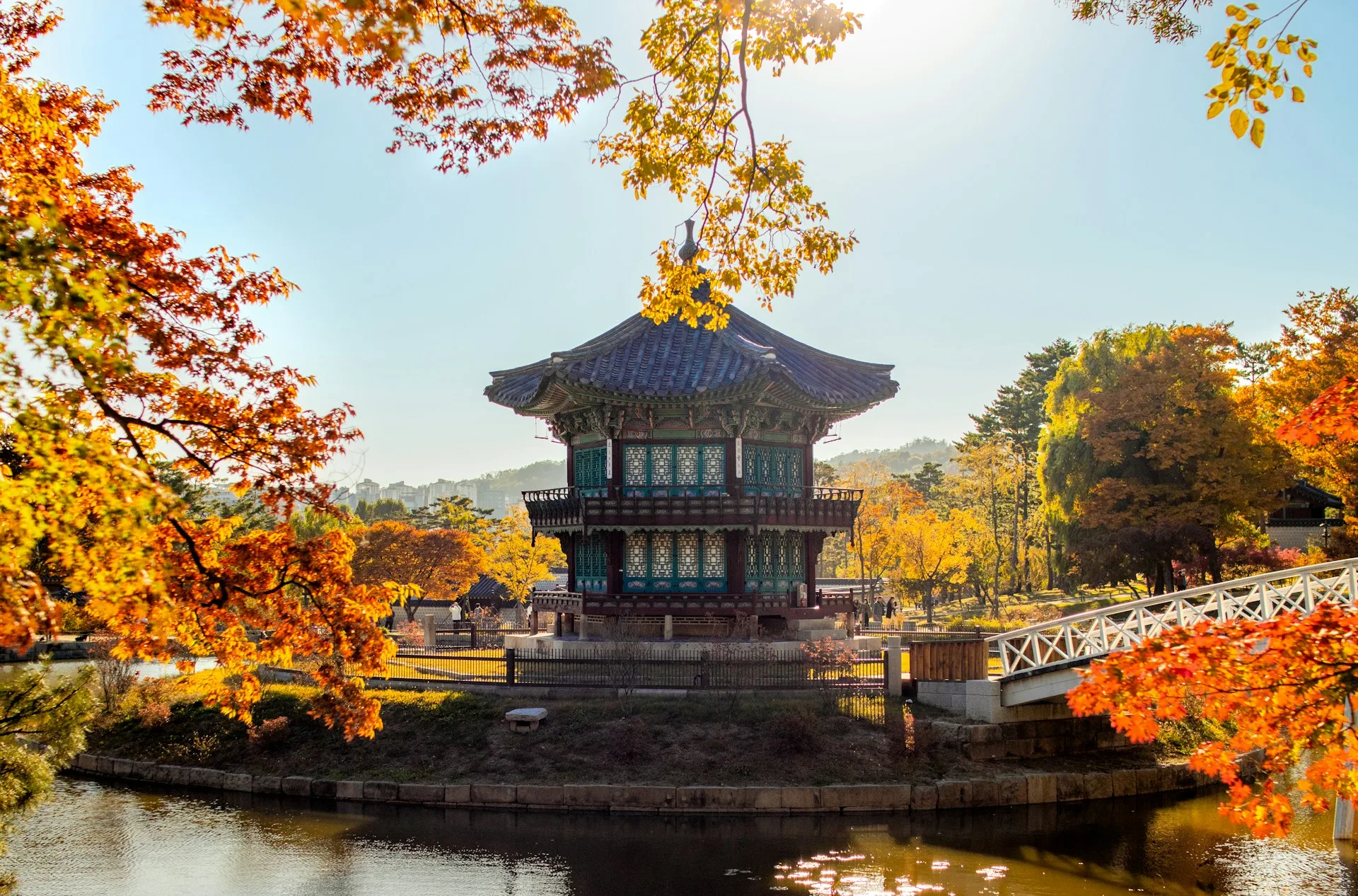 Gyeongbokgung Palace in traditional hanbok