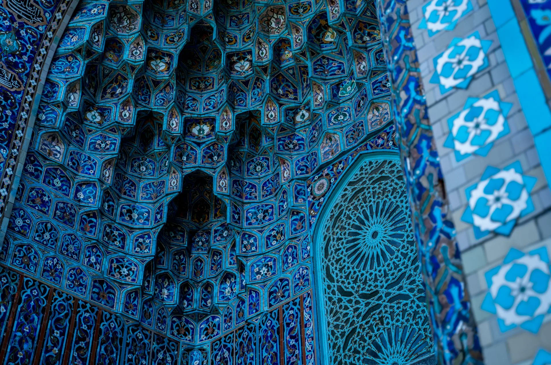 Shah-i-Zinda tilework detail
