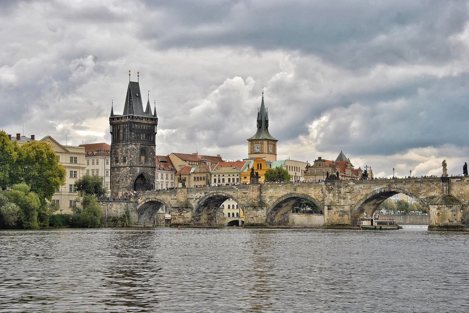 Charles Bridge sunrise