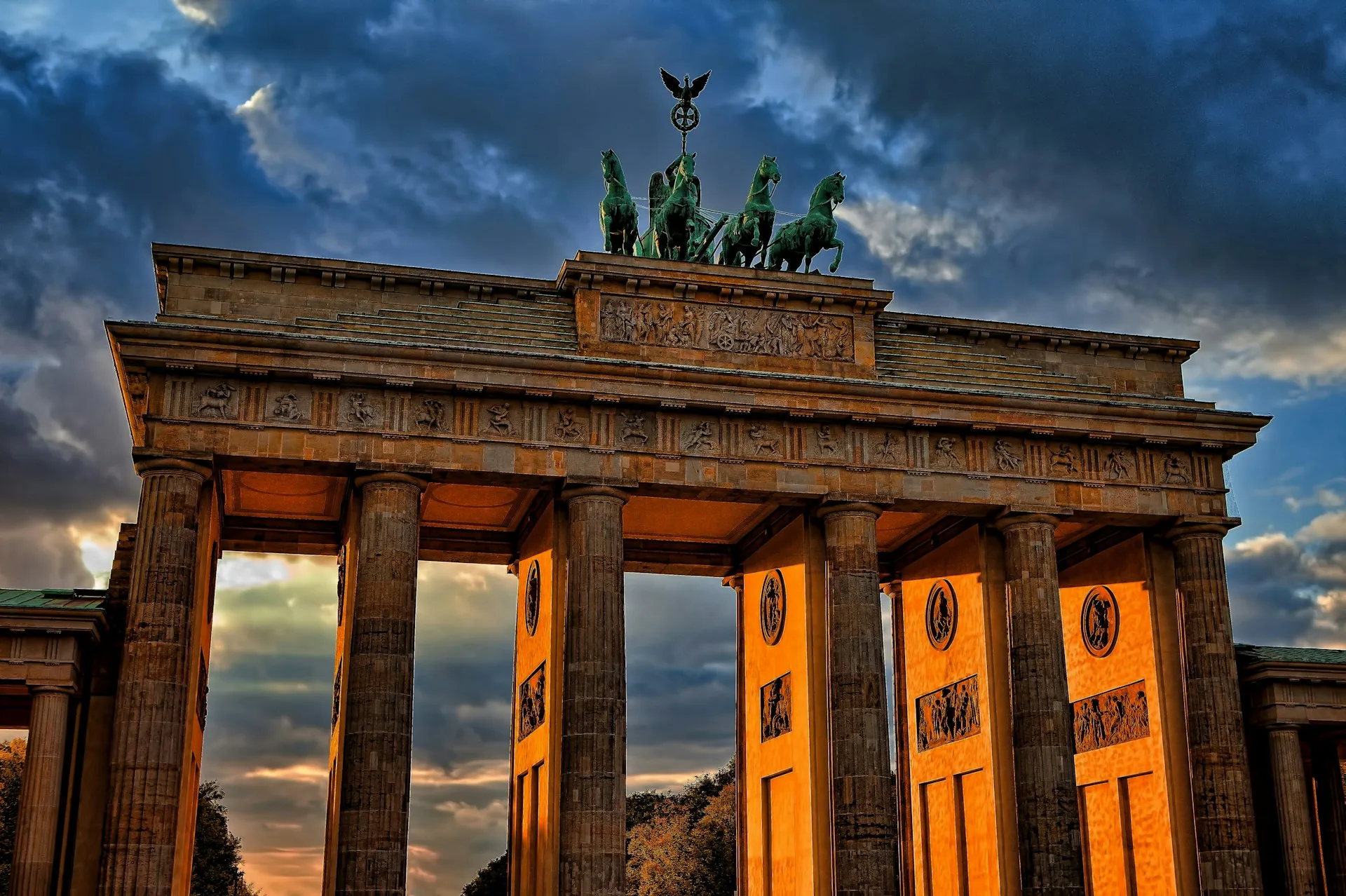 Brandenburg Gate with family at sunset in Berlin