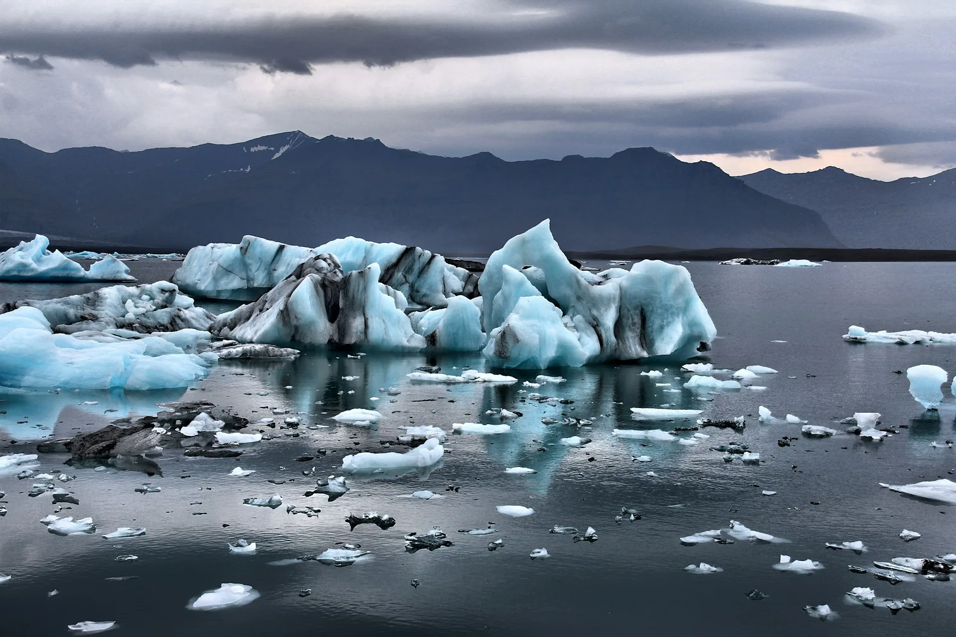 Icebergs floating in Jökulsárlón Glacier Lagoon Iceland