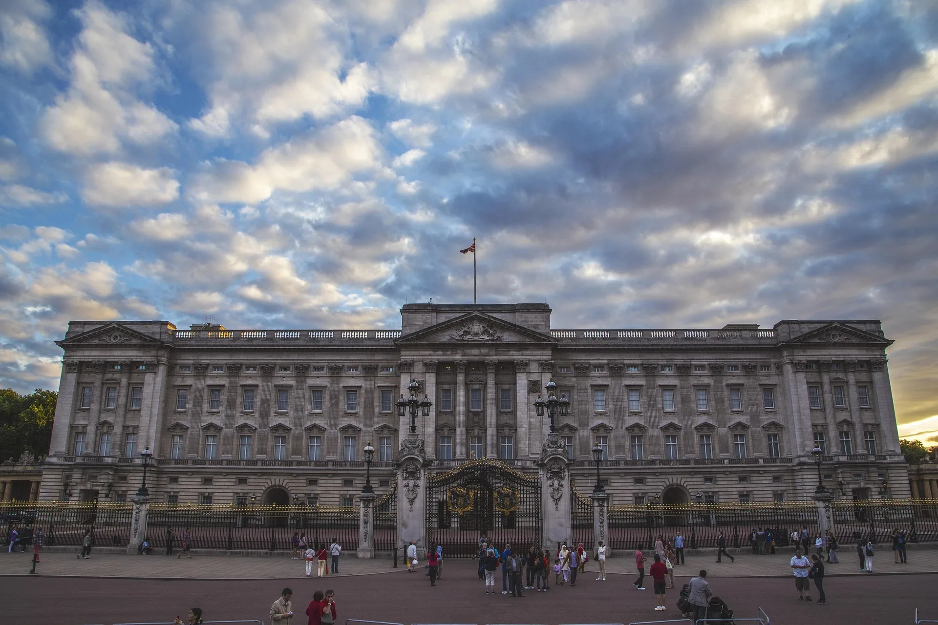 Buckingham Palace and Royal Landmarks - Day 2 of United Kingdom Family Tour