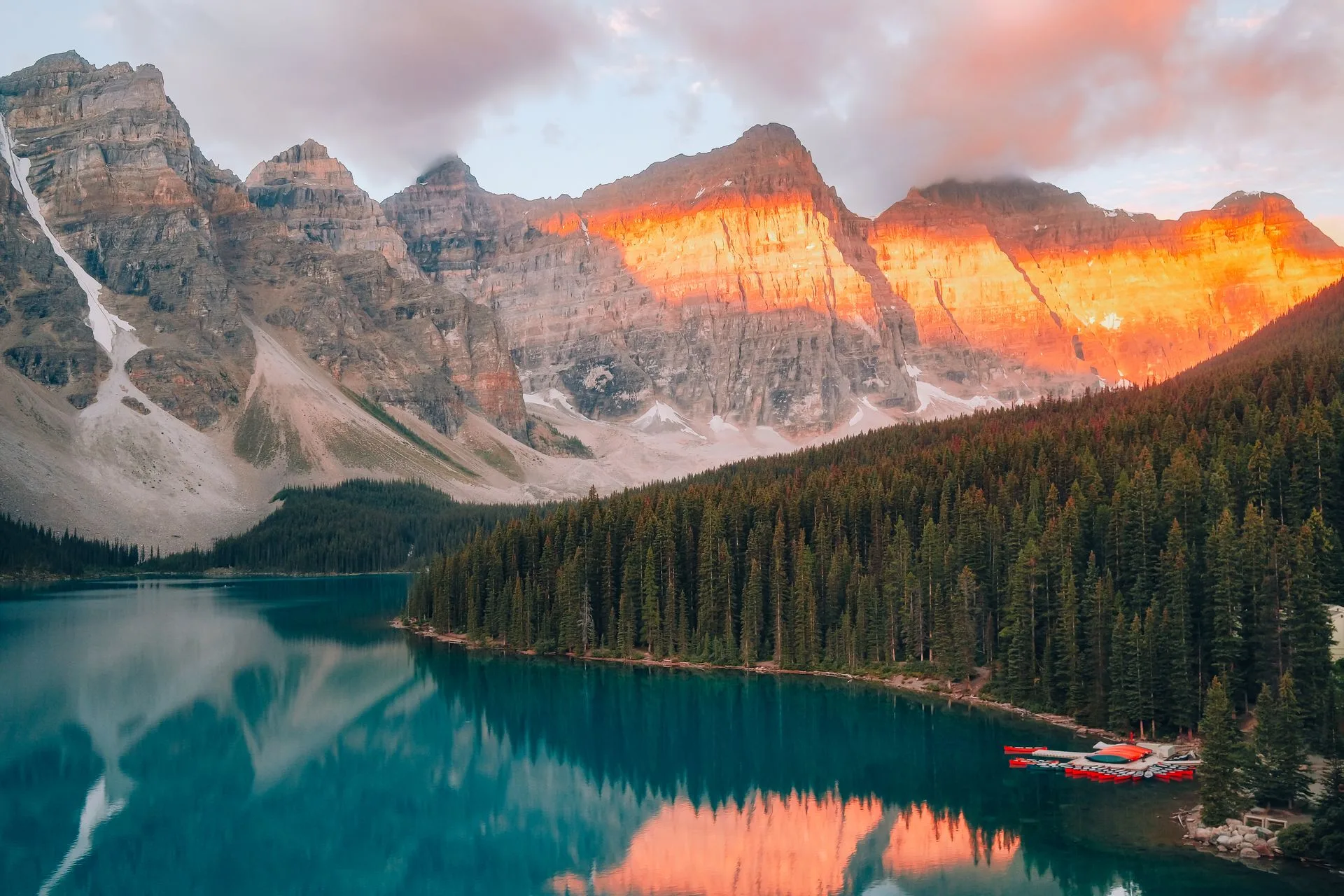 Moraine Lake Rockpile viewpoint photography in Valley of Ten Peaks