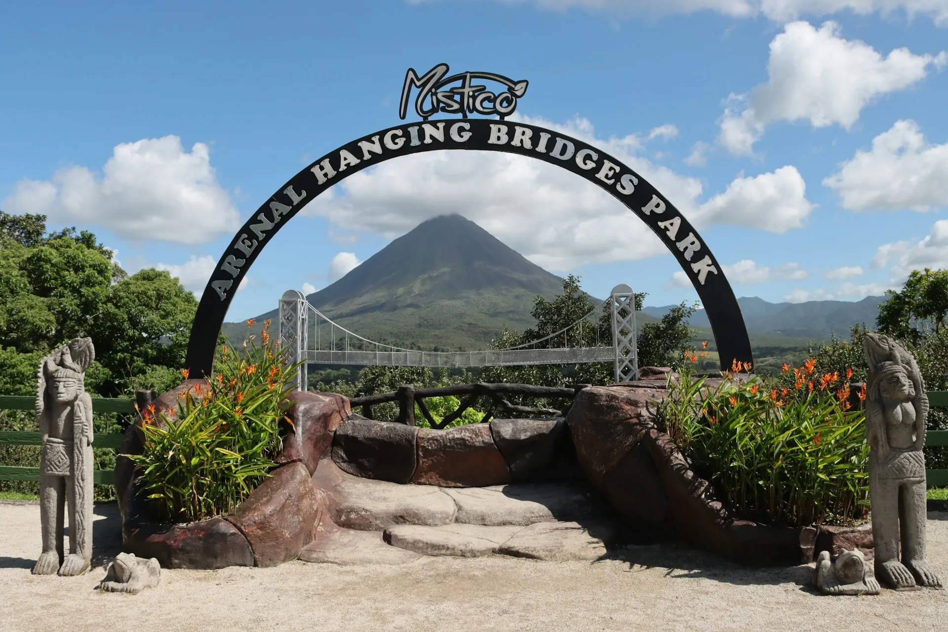 Mistico hanging bridges canopy photography spot