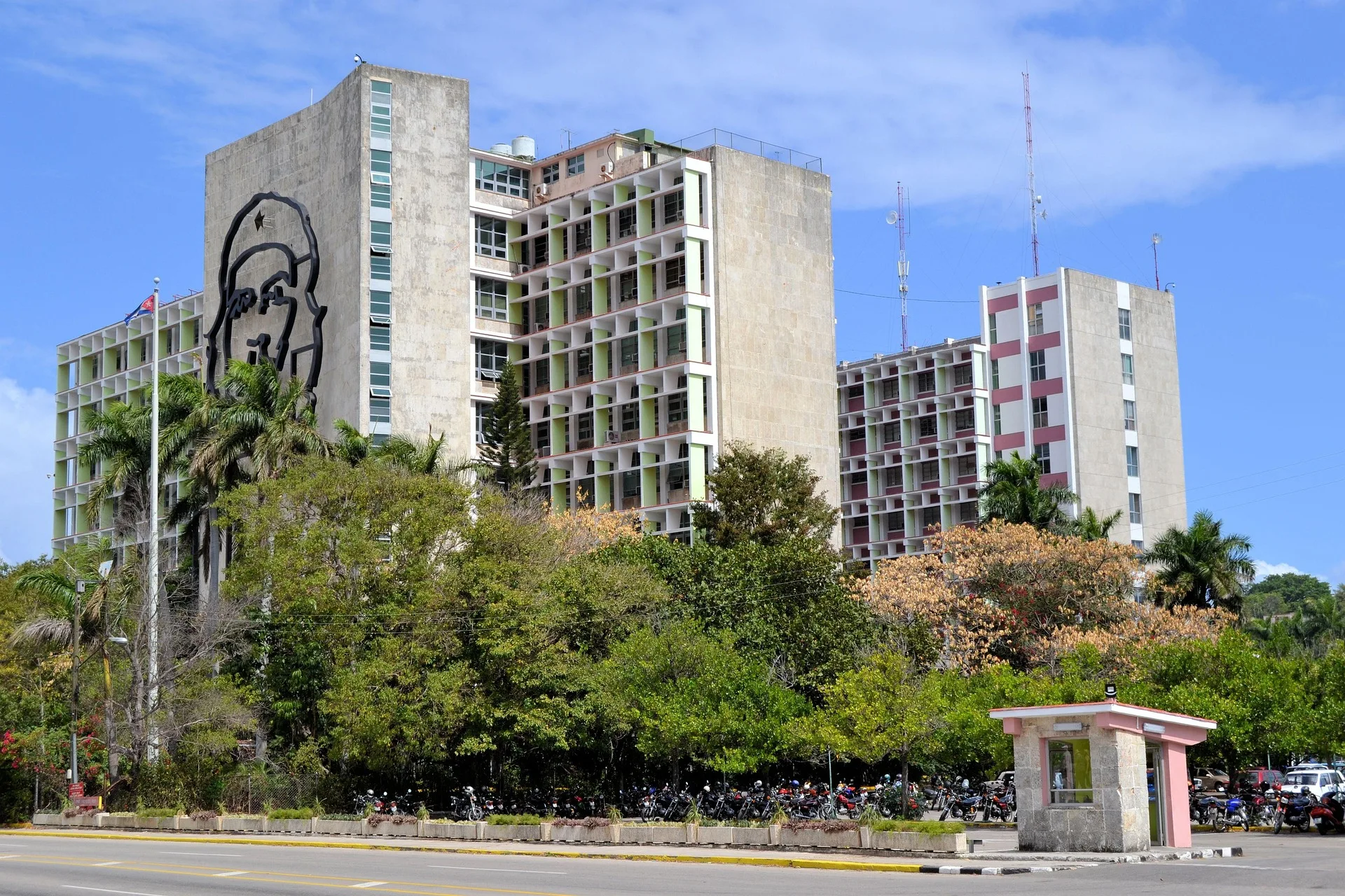 Revolution Square with Che Guevara mural and Marti Memorial tower