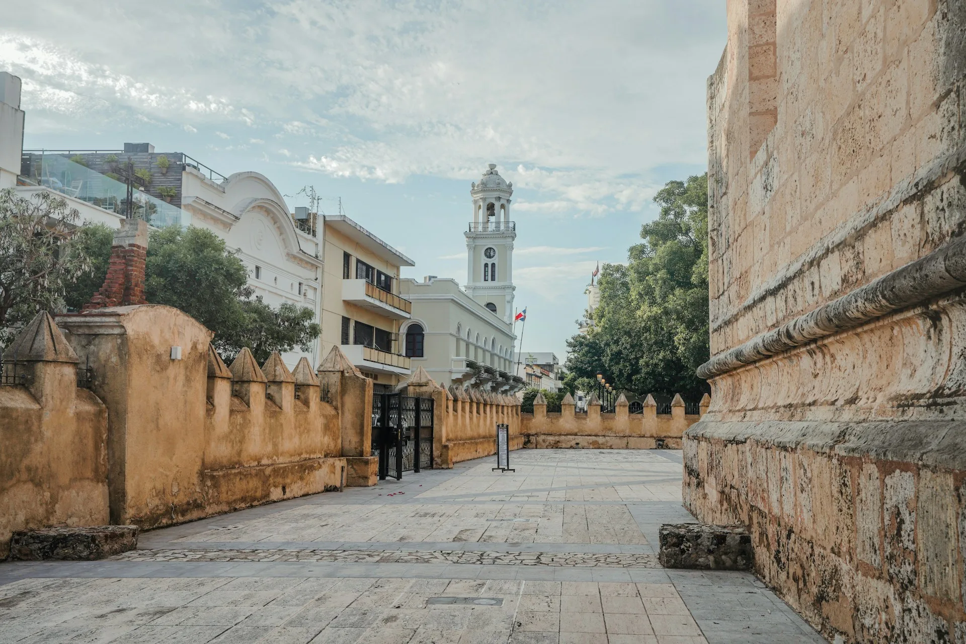 Colorful colonial buildings on cobblestone streets in Santo Domingo