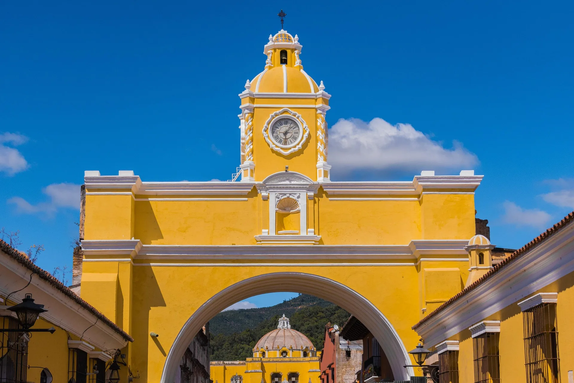 Santa Catalina Arch with Volcán de Agua volcano view in Antigua Guatemala