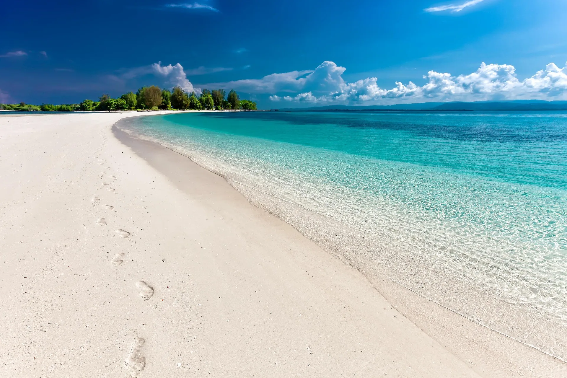 Farewell Jamaica - beautiful beach landscape on Day 8 departure of Jamaica Family Tour Package