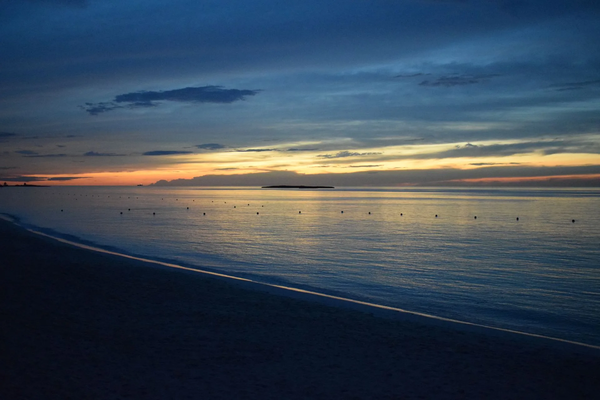 Seven Mile Beach sunset photography