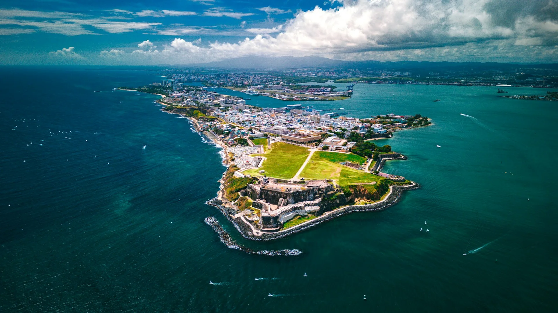 Castillo San Felipe del Morro - historic fortress against Caribbean Sea