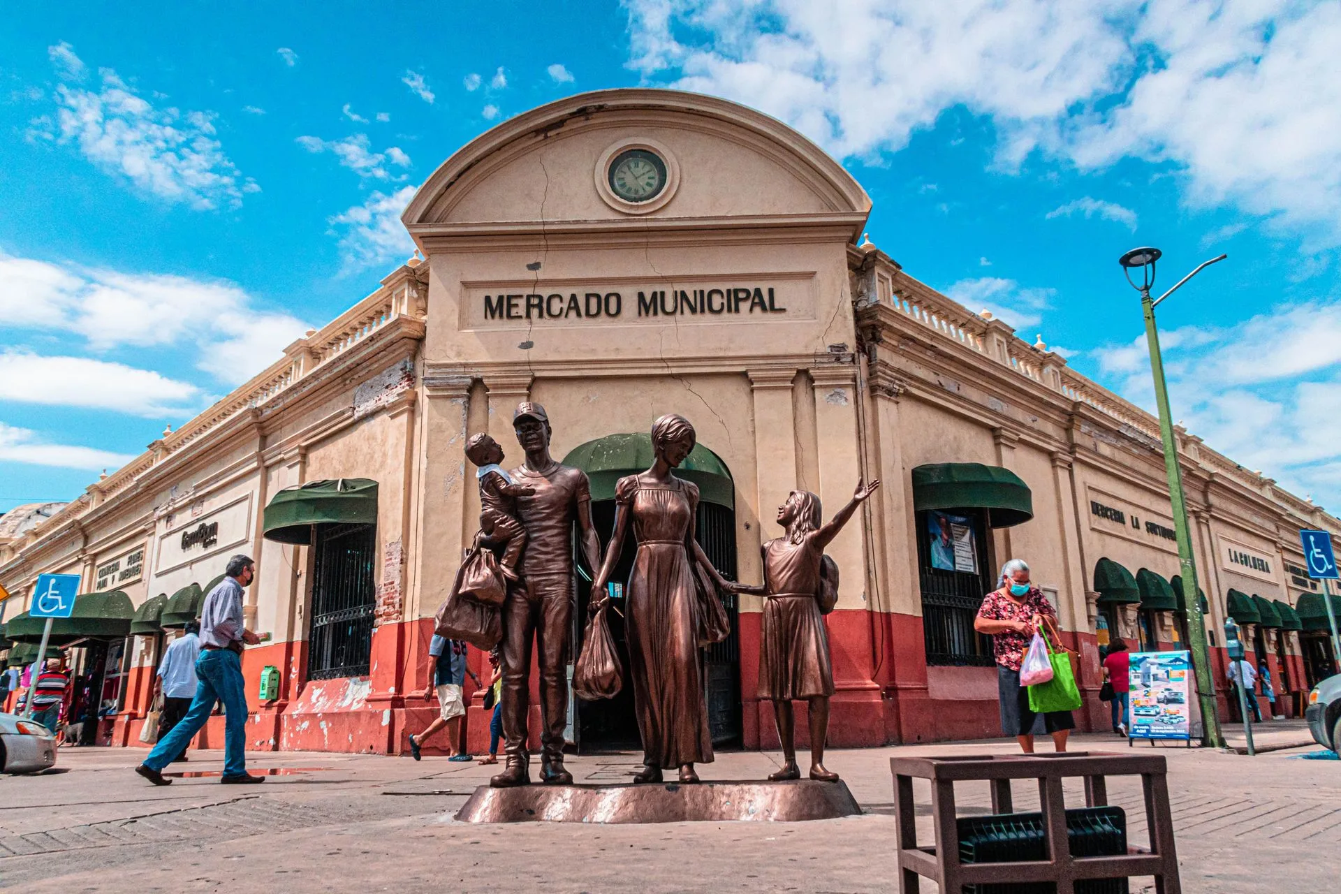 Mercado 4 Asunción market photography