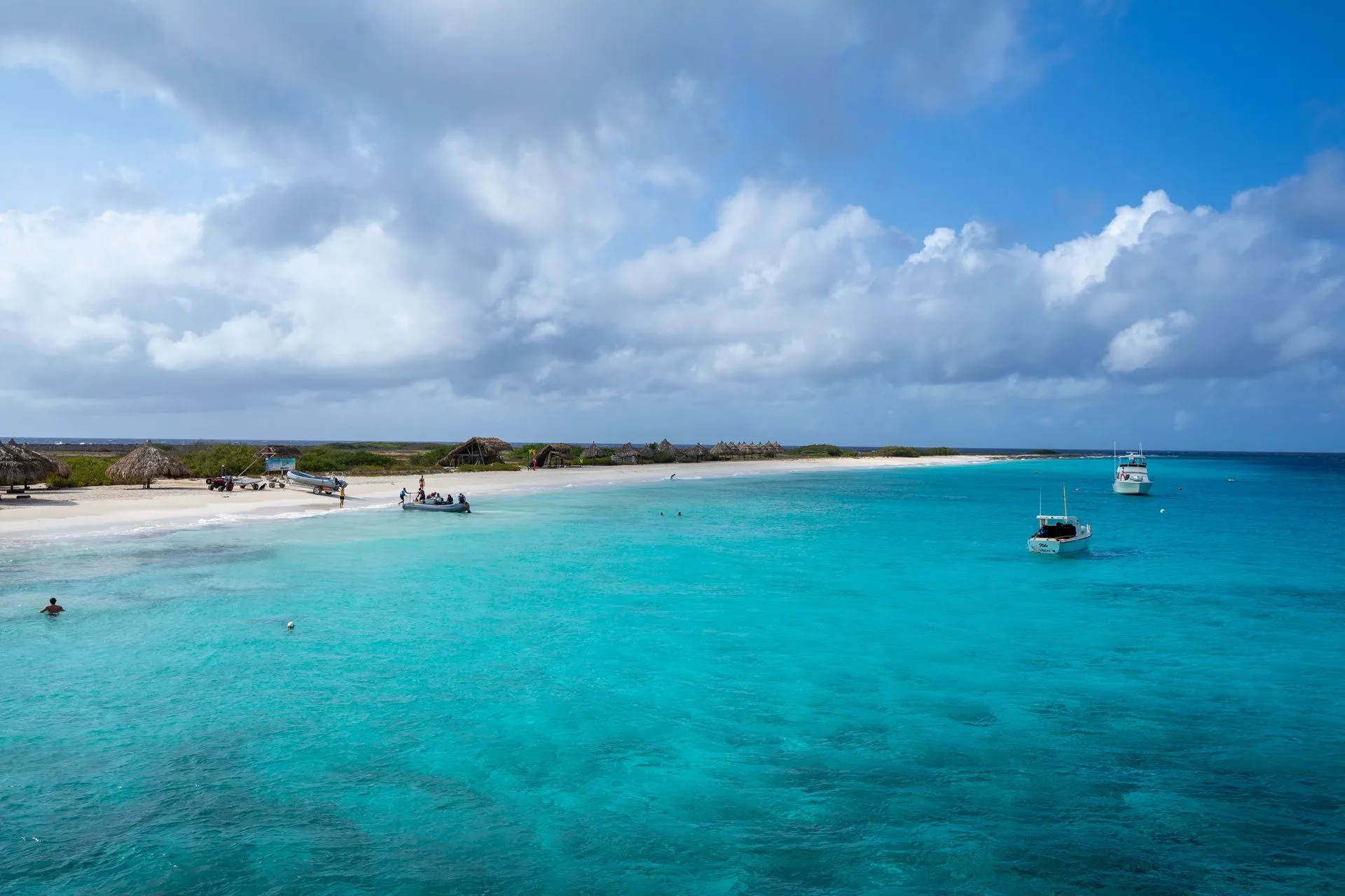 Island hopping boat tour in Los Roques - Day 6 of Venezuela Family Tour