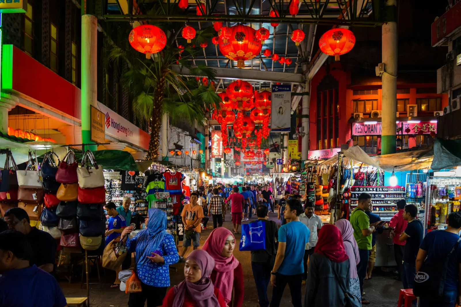 Malaysia Shopping & Markets Guide travel guide for Indian travellers