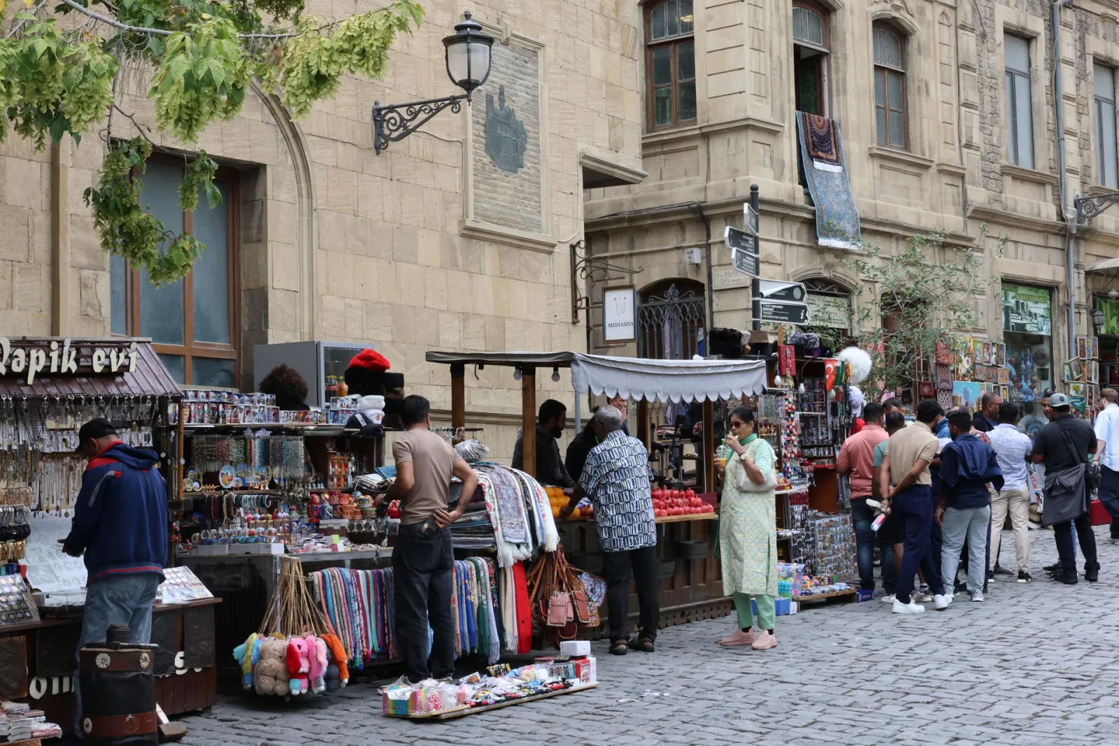 Azerbaijan Shopping & Markets Guide travel guide for Indian travellers