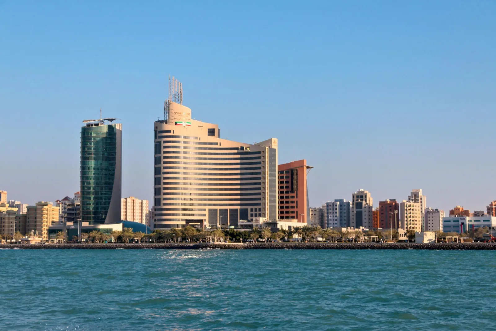 Kuwait Luxury vs Budget Hotels travel guide for Indian travellers